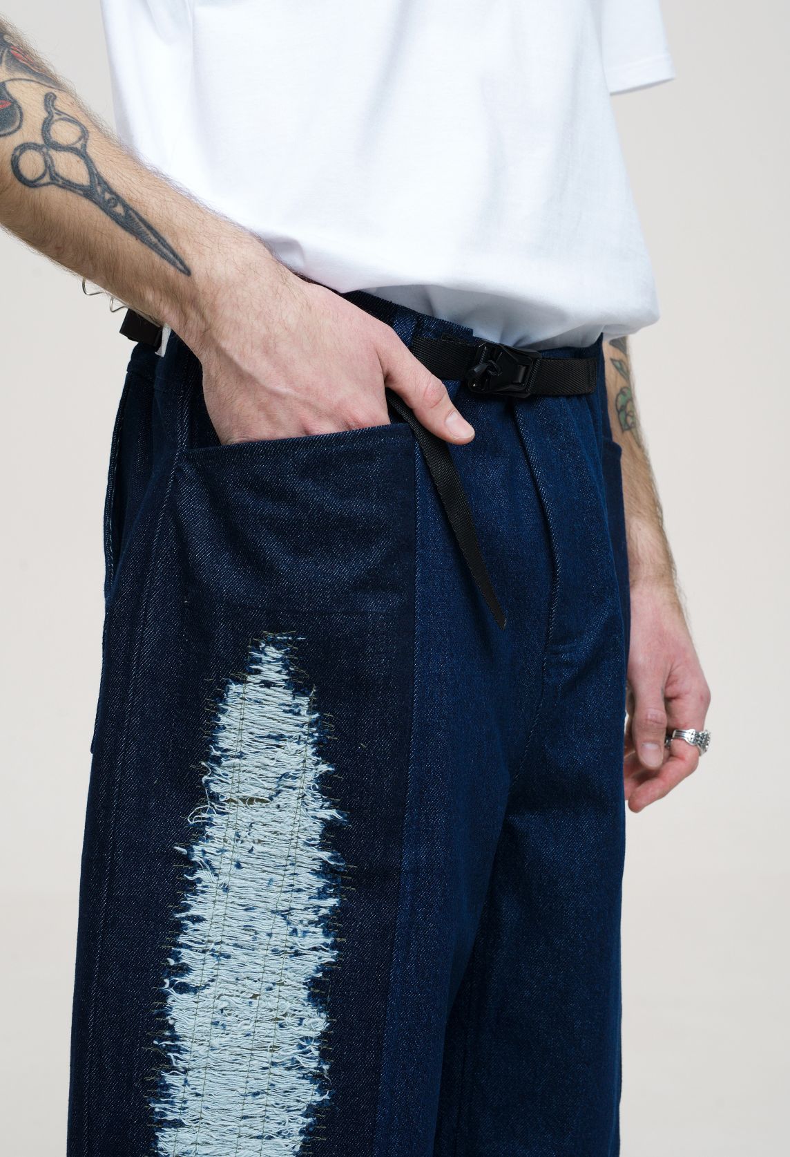 RAGGED PANTS