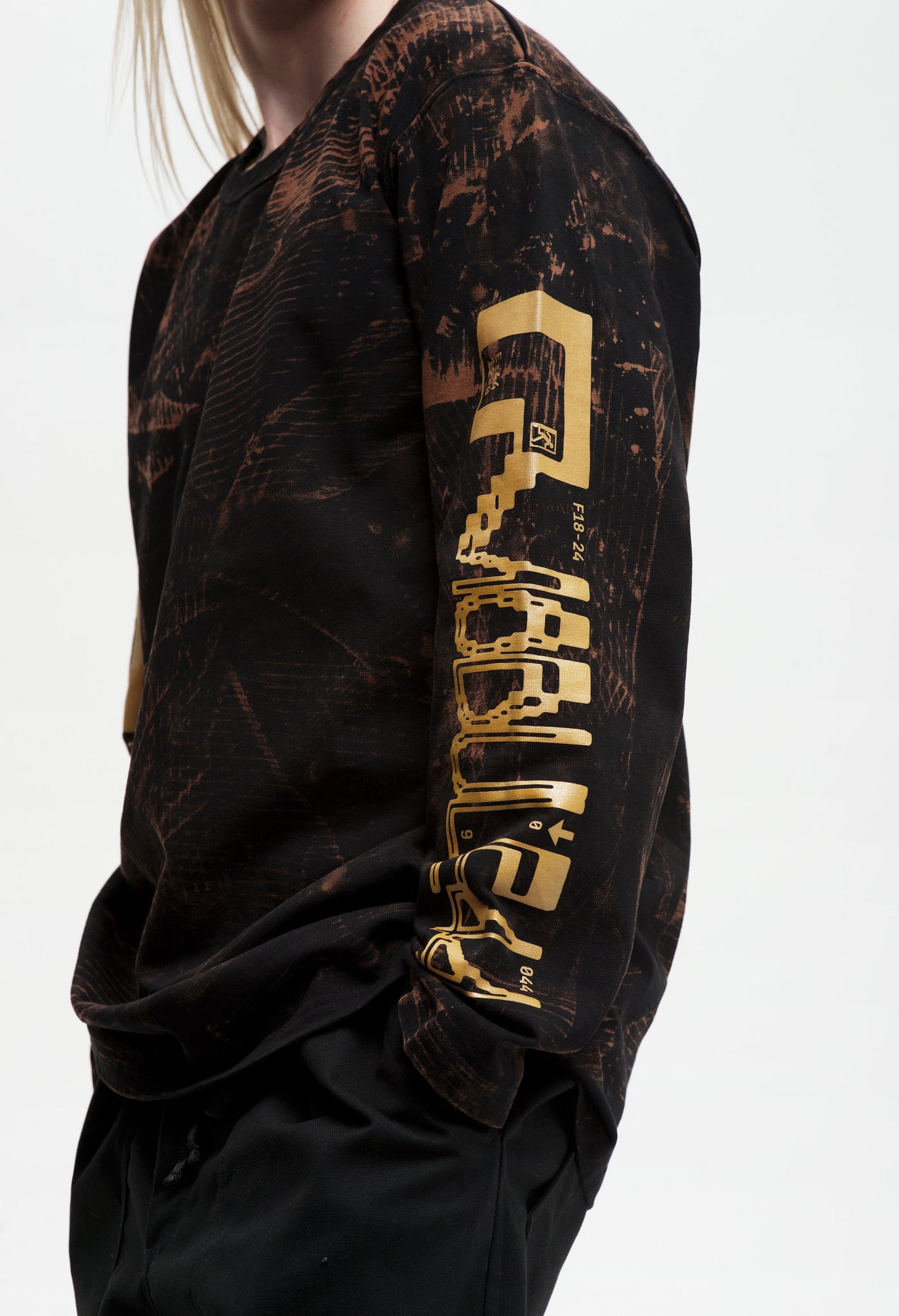 F18-24 LONGSLEEVE BLACK