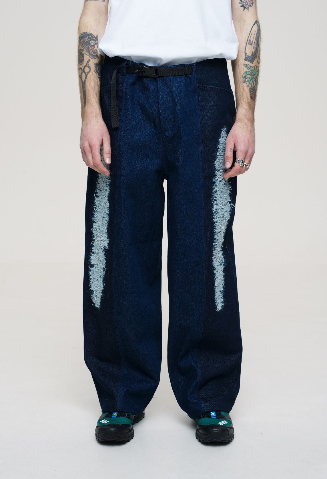 RAGGED PANTS
