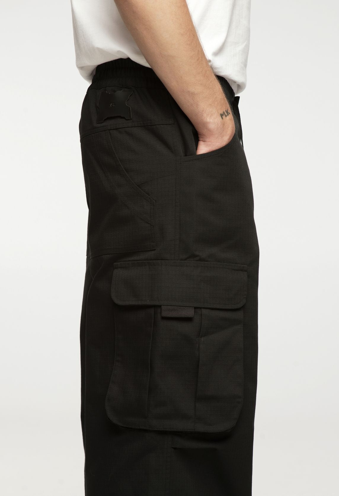 CARGO BAGGY PANTS BLACK