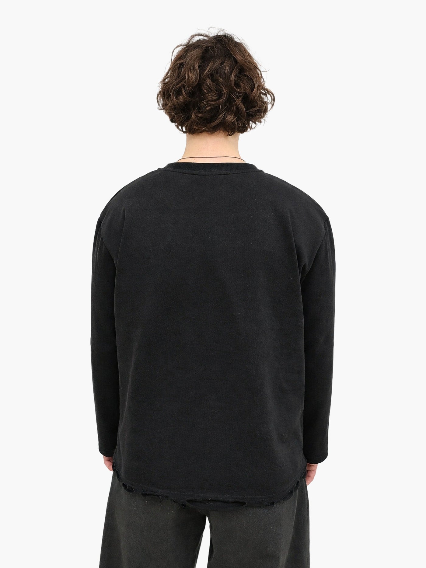 DISTRESSED LONGSLEEVE